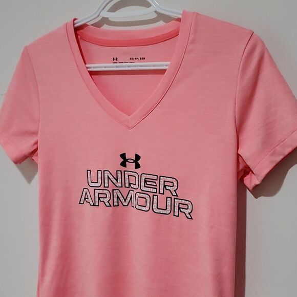 Under Armour pink XS loose fit heatgear athletic short sleeve shirt - Picture 2 of 8